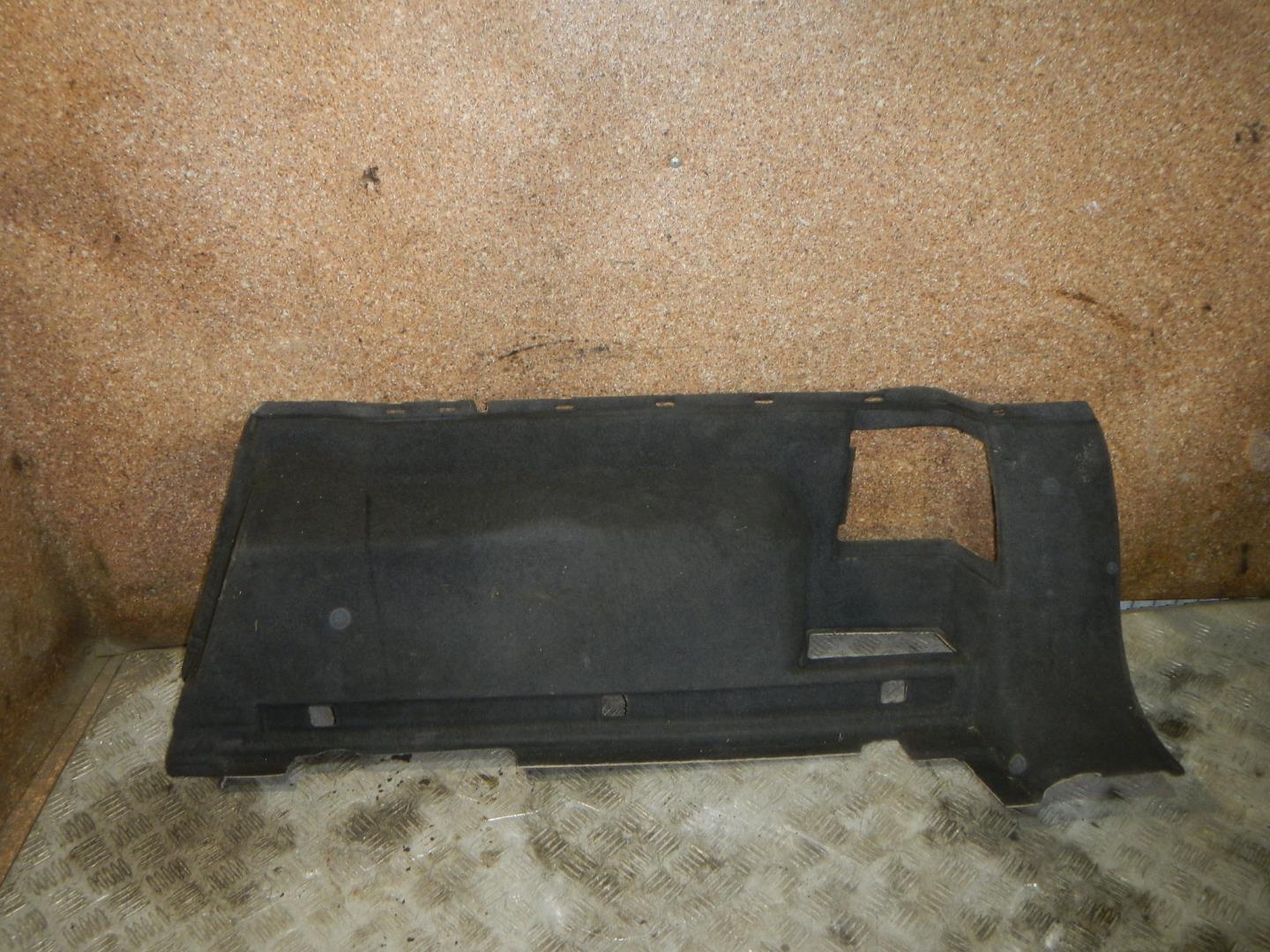 Обшивка багажника
