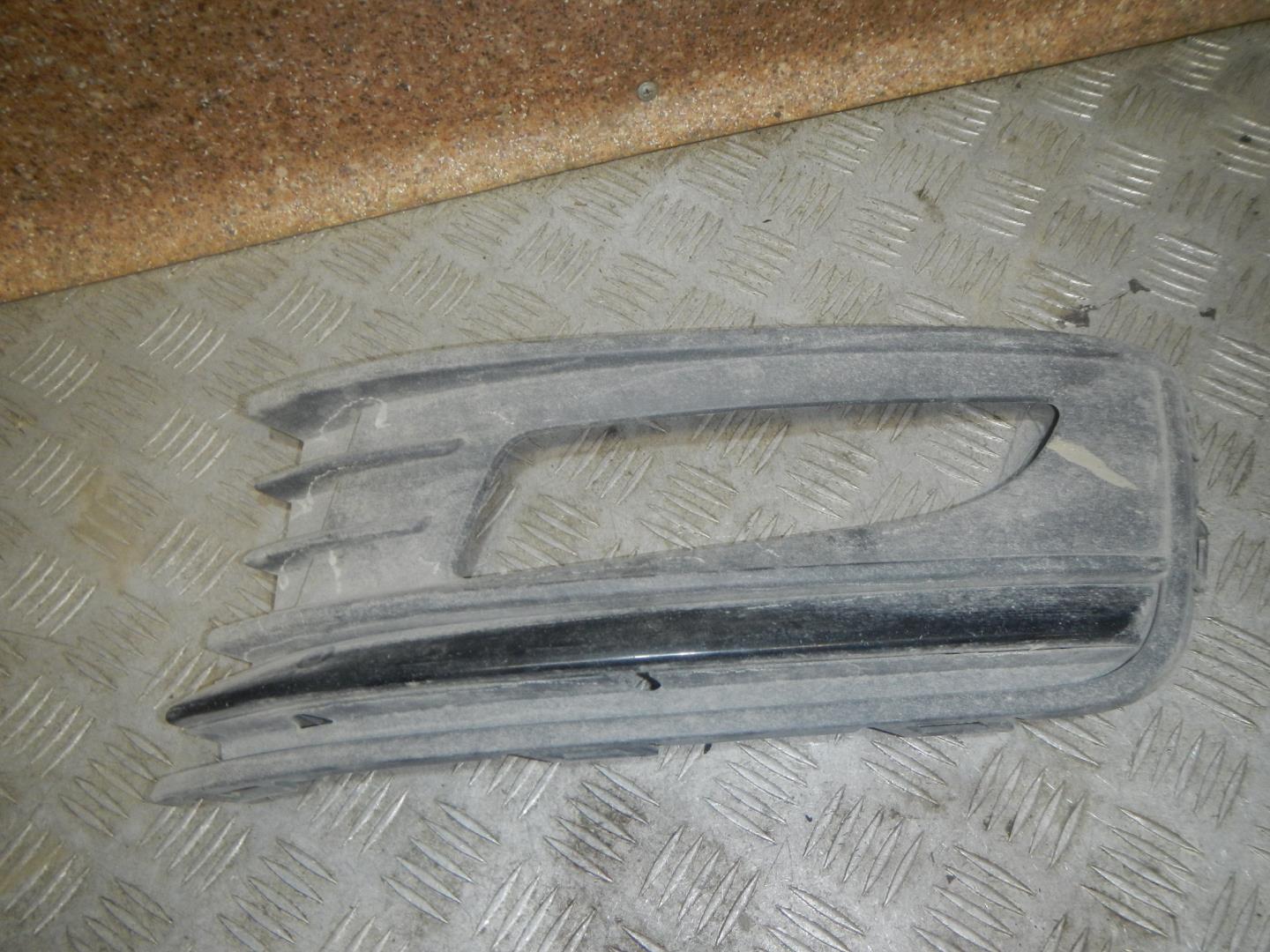 Решетка в бампер левая