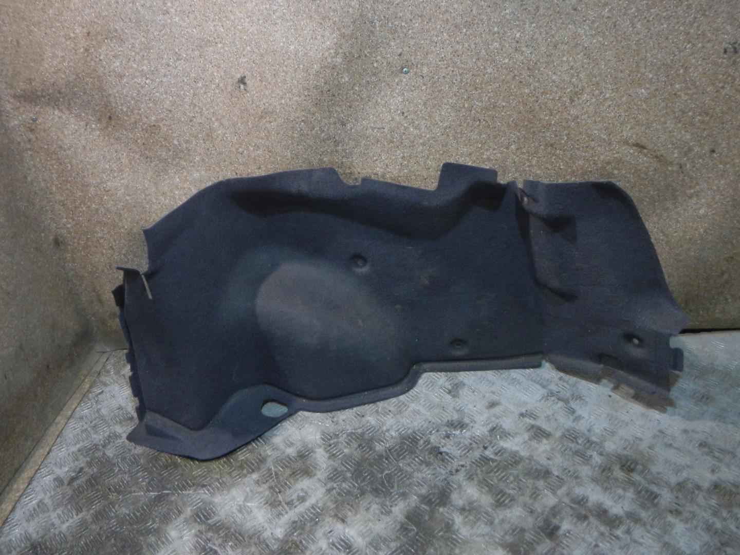 Обшивка багажника