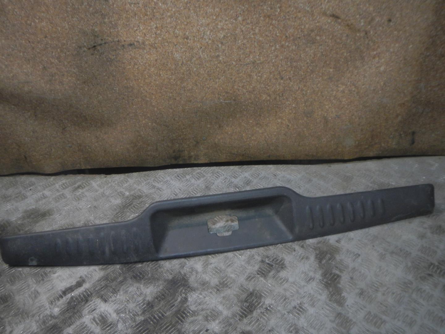 Обшивка багажника