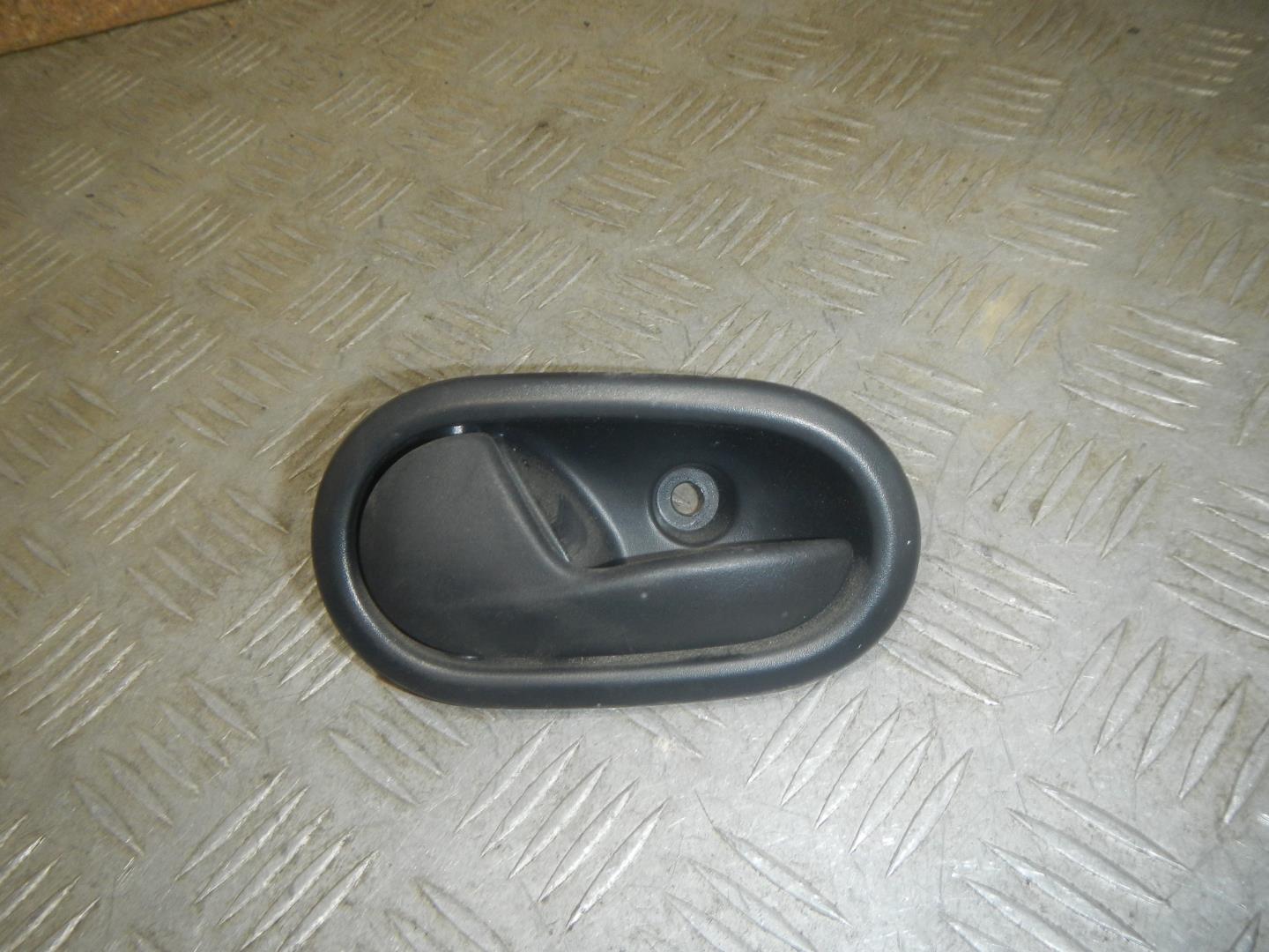 Ручка двери внутренняя левая