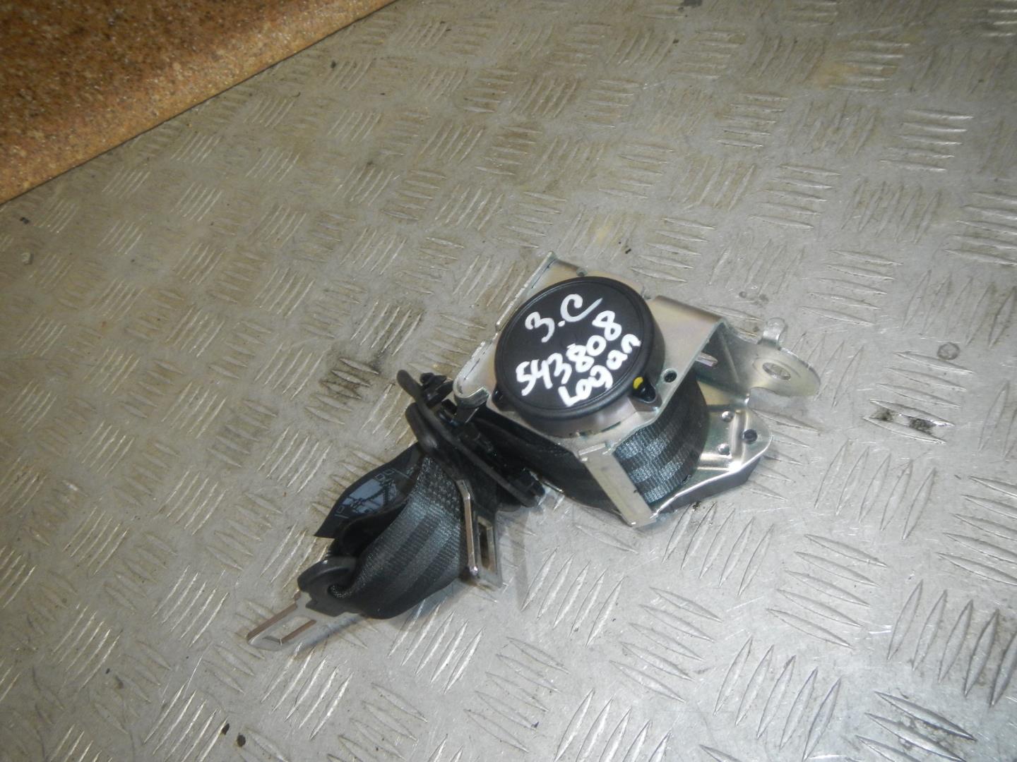 Ремень безопасности