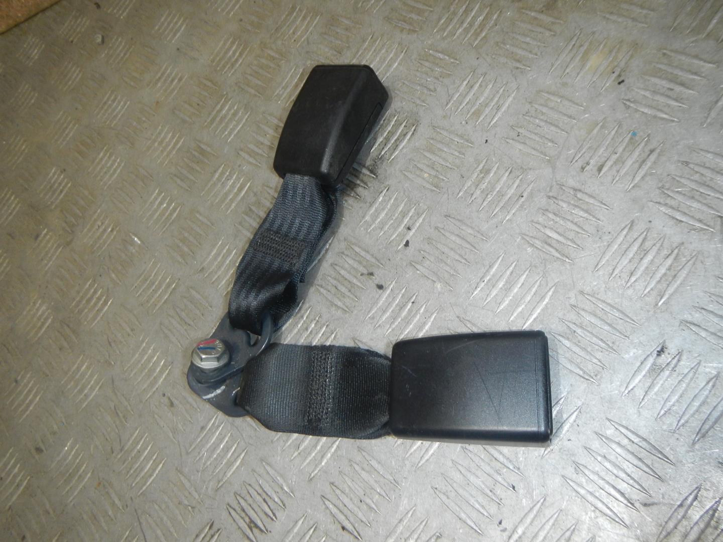 Ответная часть ремня безопасности