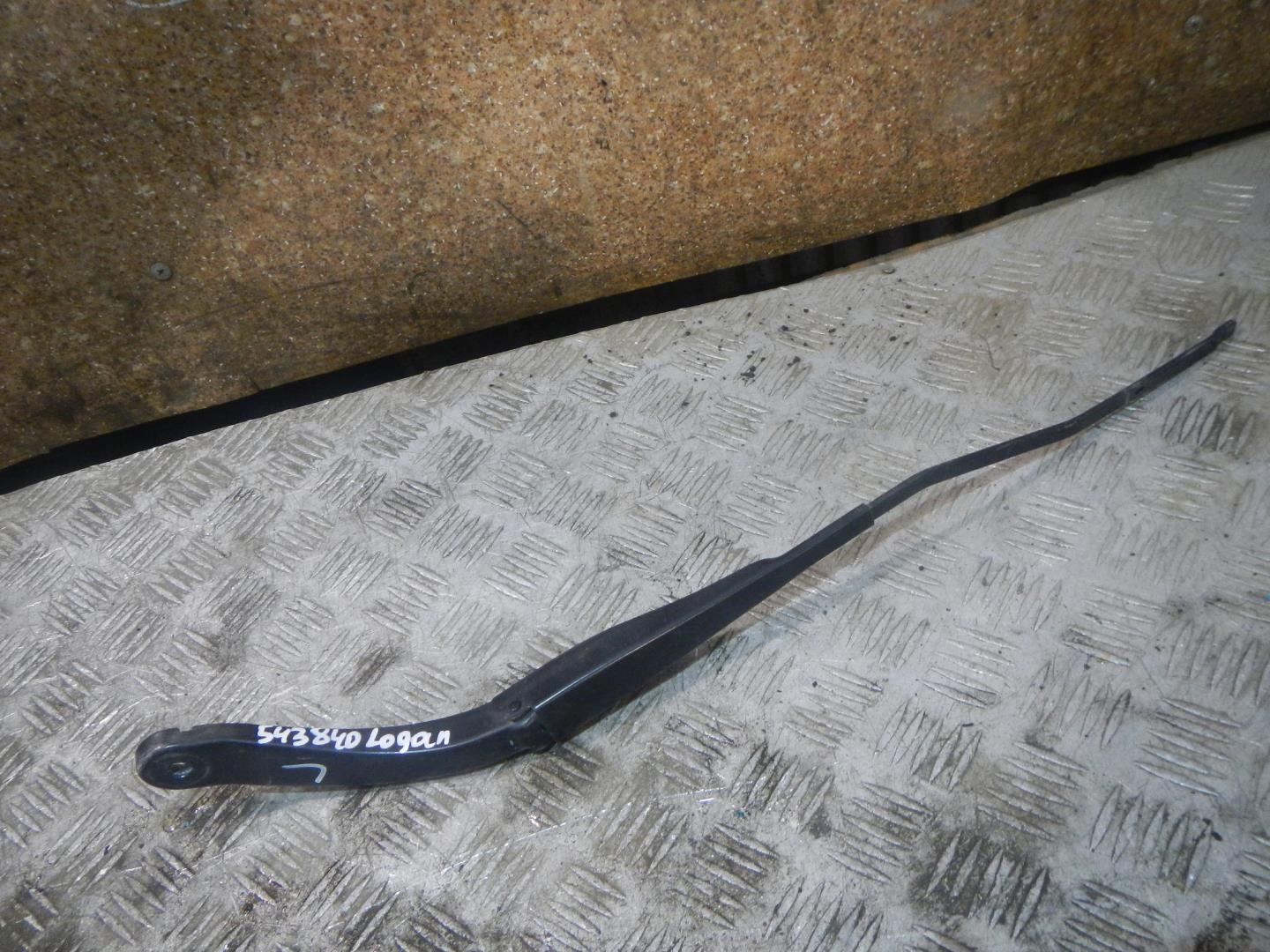 Поводок стеклоочистителя передний левый