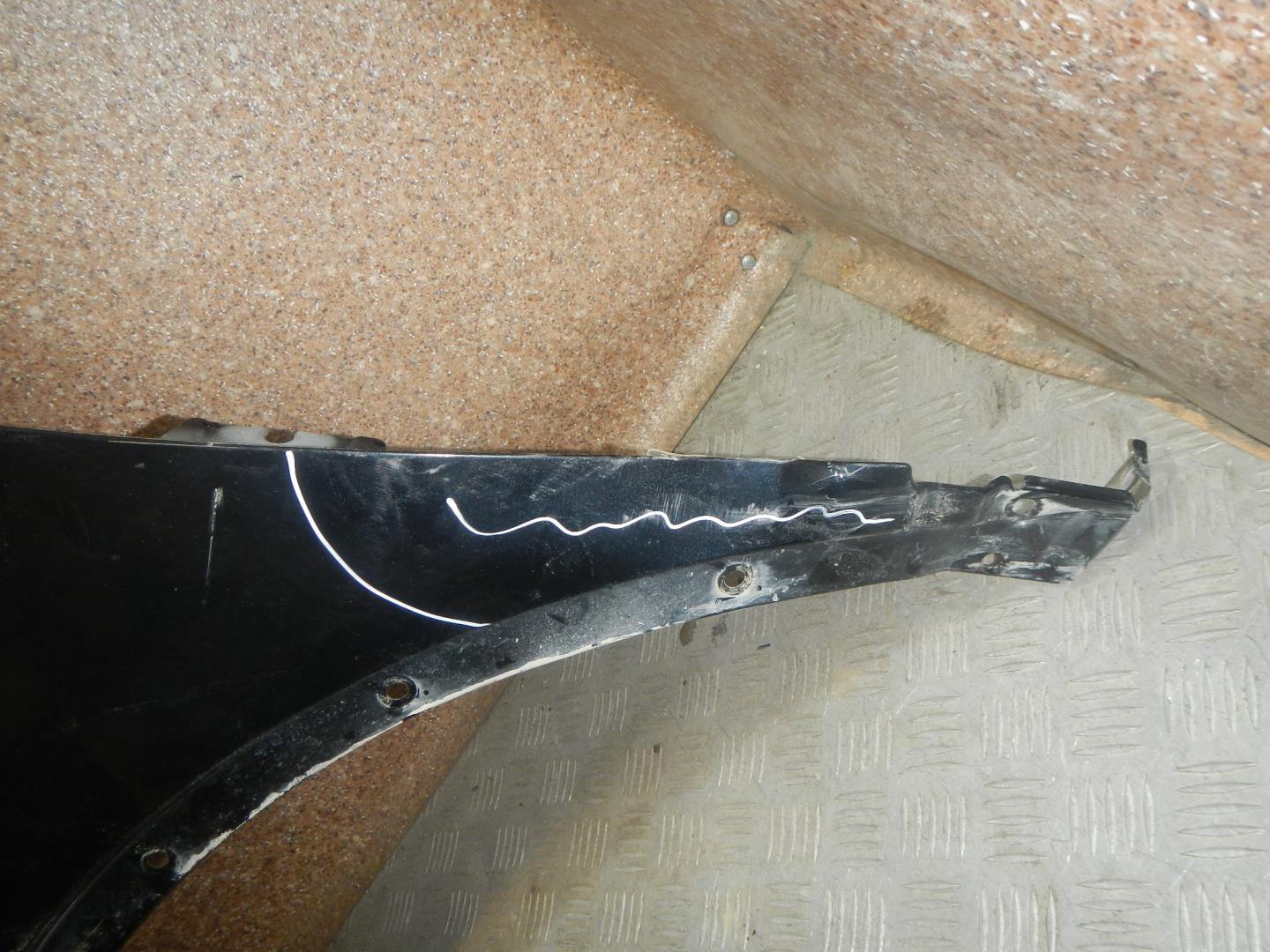 Крыло переднее левое