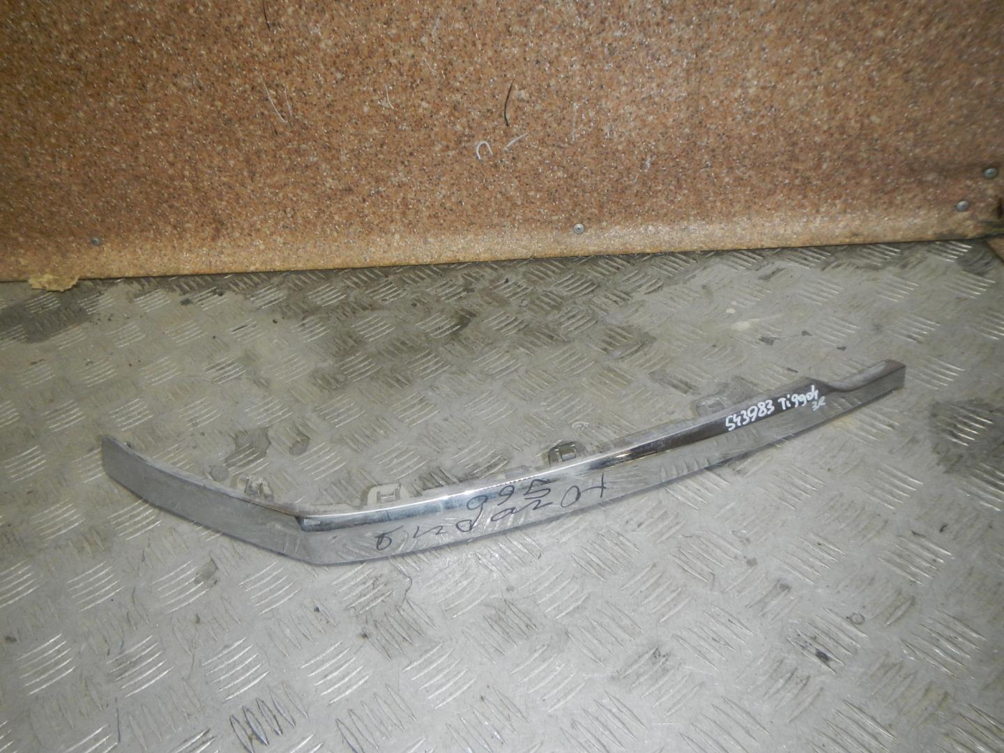Молдинг заднего бампера