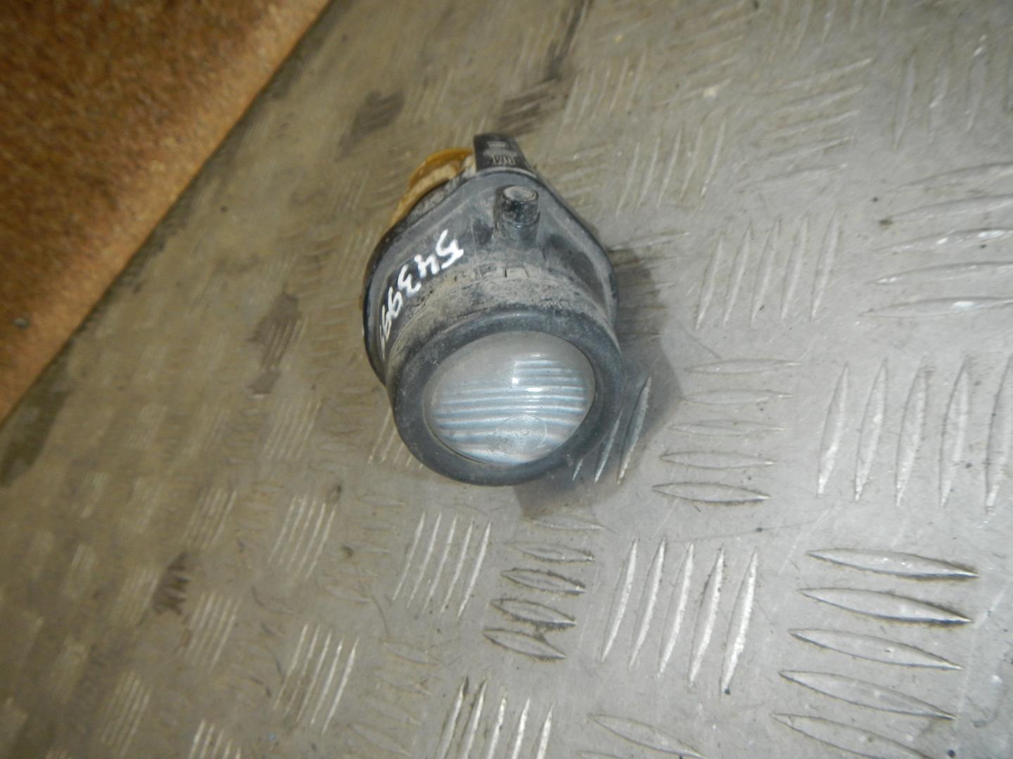 Фара противотуманная левая