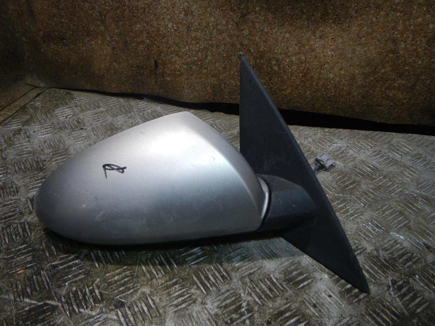 Зеркало правое электрическое