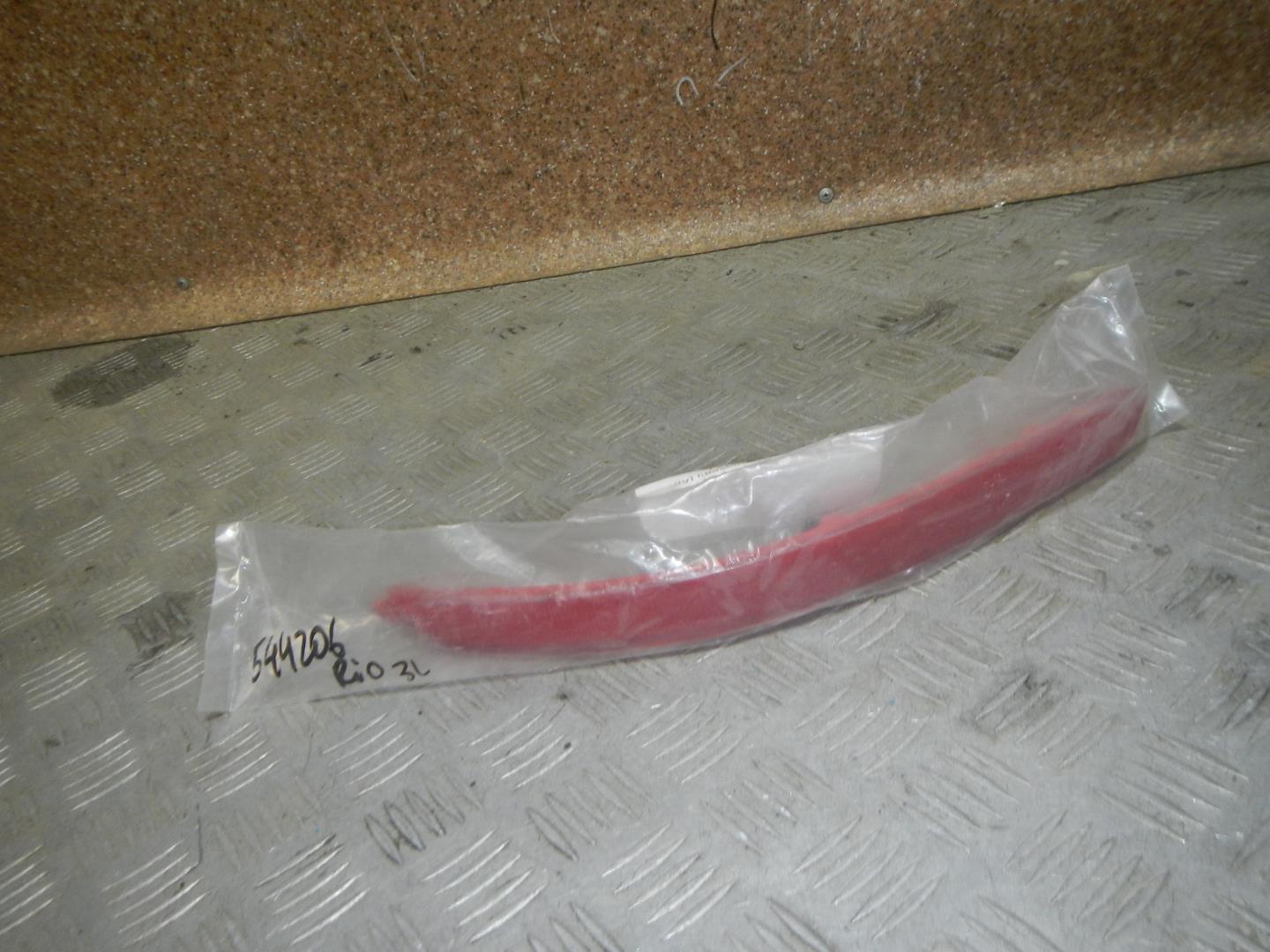 Отражатель в бампер задний левый