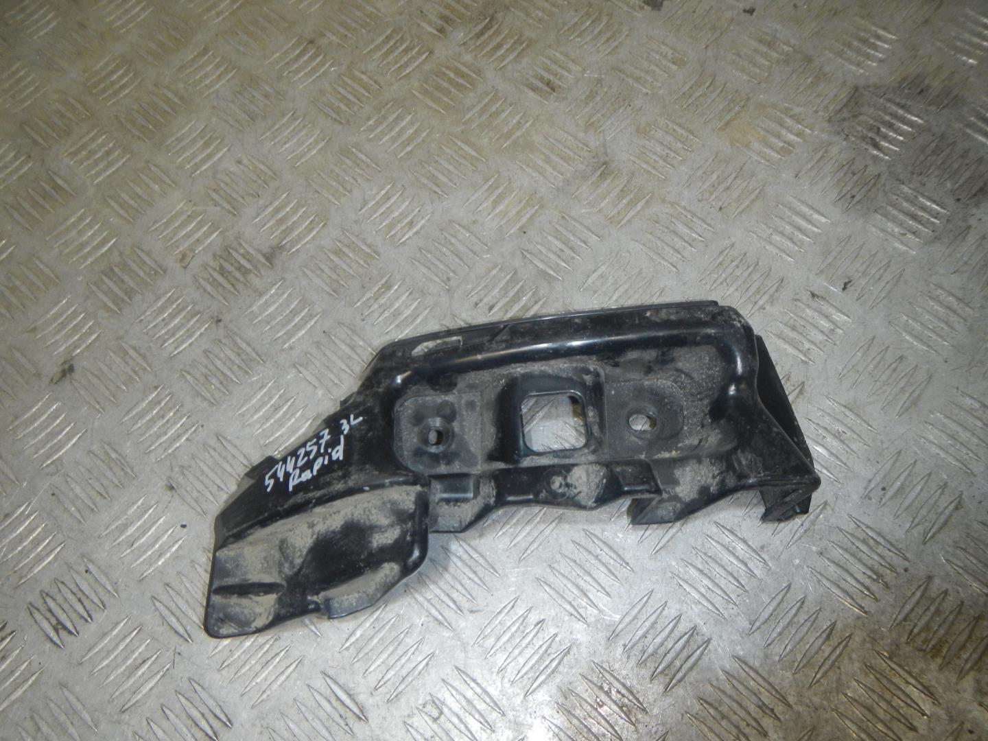 Кронштейн заднего бампера левый