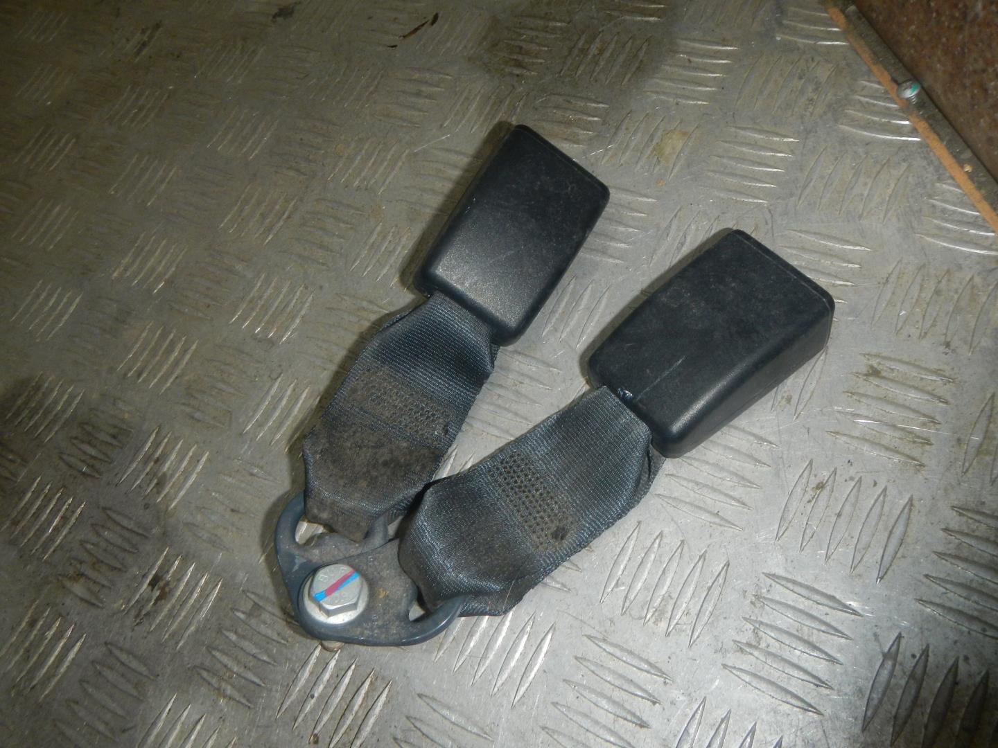 Ответная часть ремня безопасности