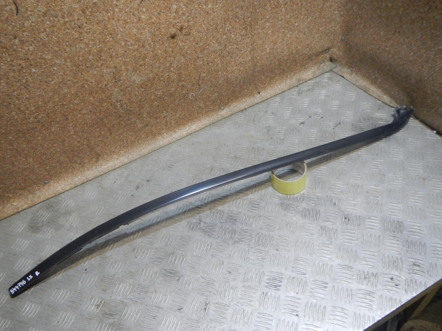 Молдинг лобового стекла