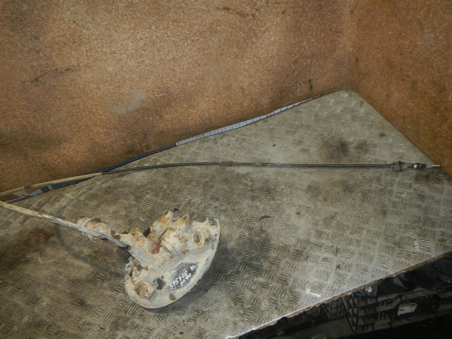 Кулак поворотный задний левый