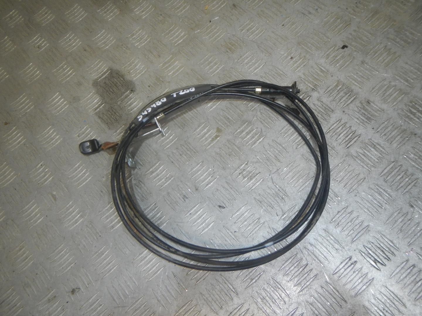 Трос лючка бензобака