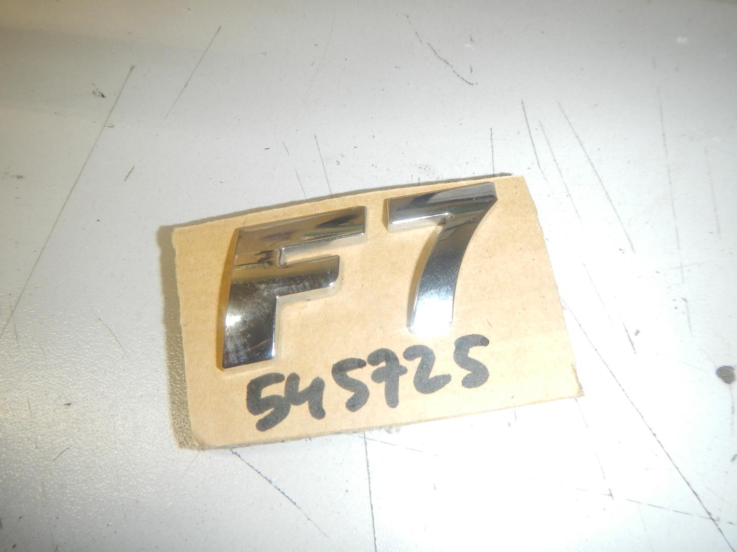 Эмблема на крышку багажника