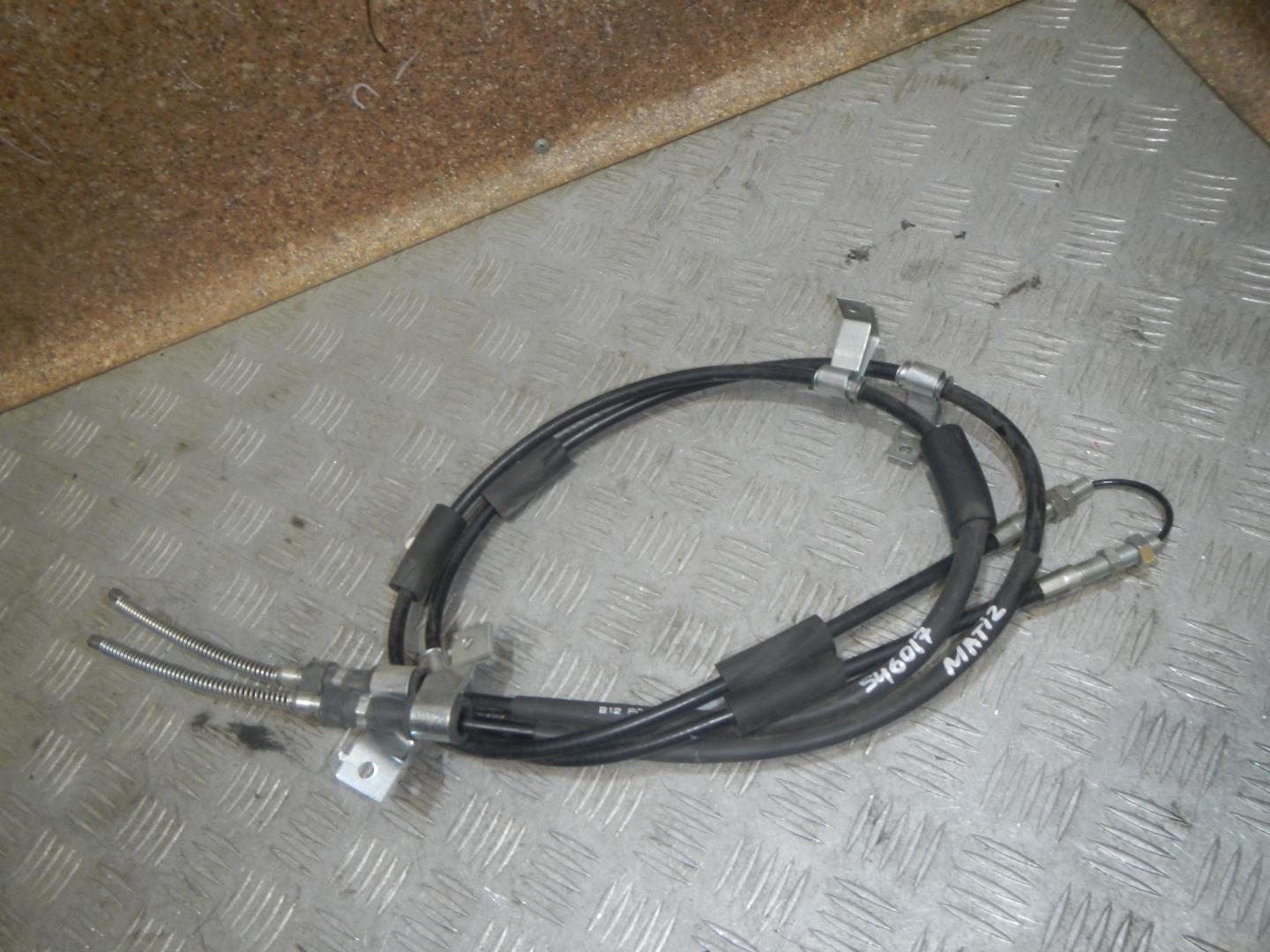 Трос стояночного тормоза