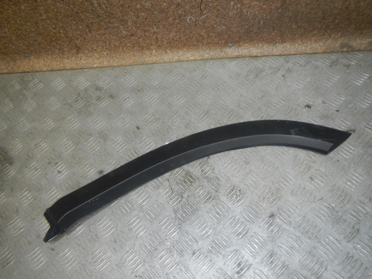 Накладка двери задней левой