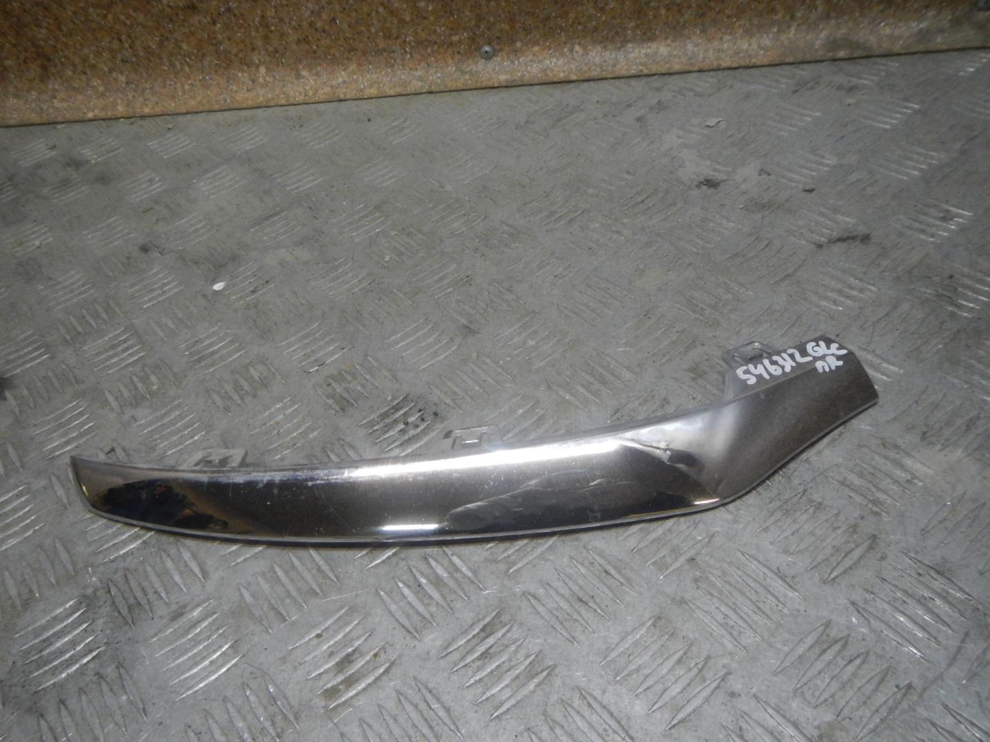 Молдинг переднего бампера правый