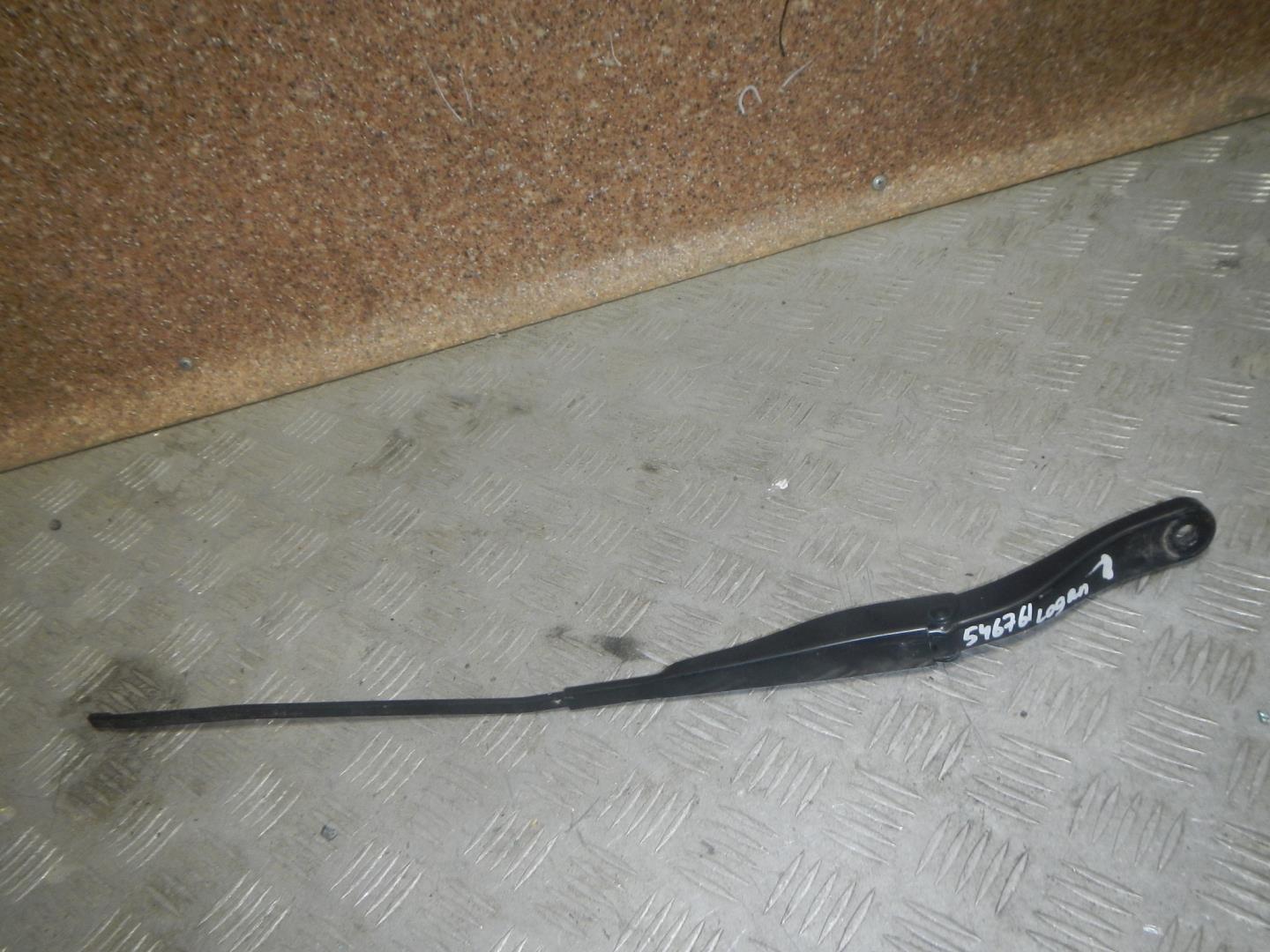 Поводок стеклоочистителя передний правый