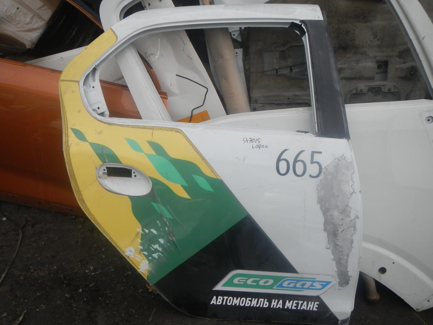 Дверь задняя правая