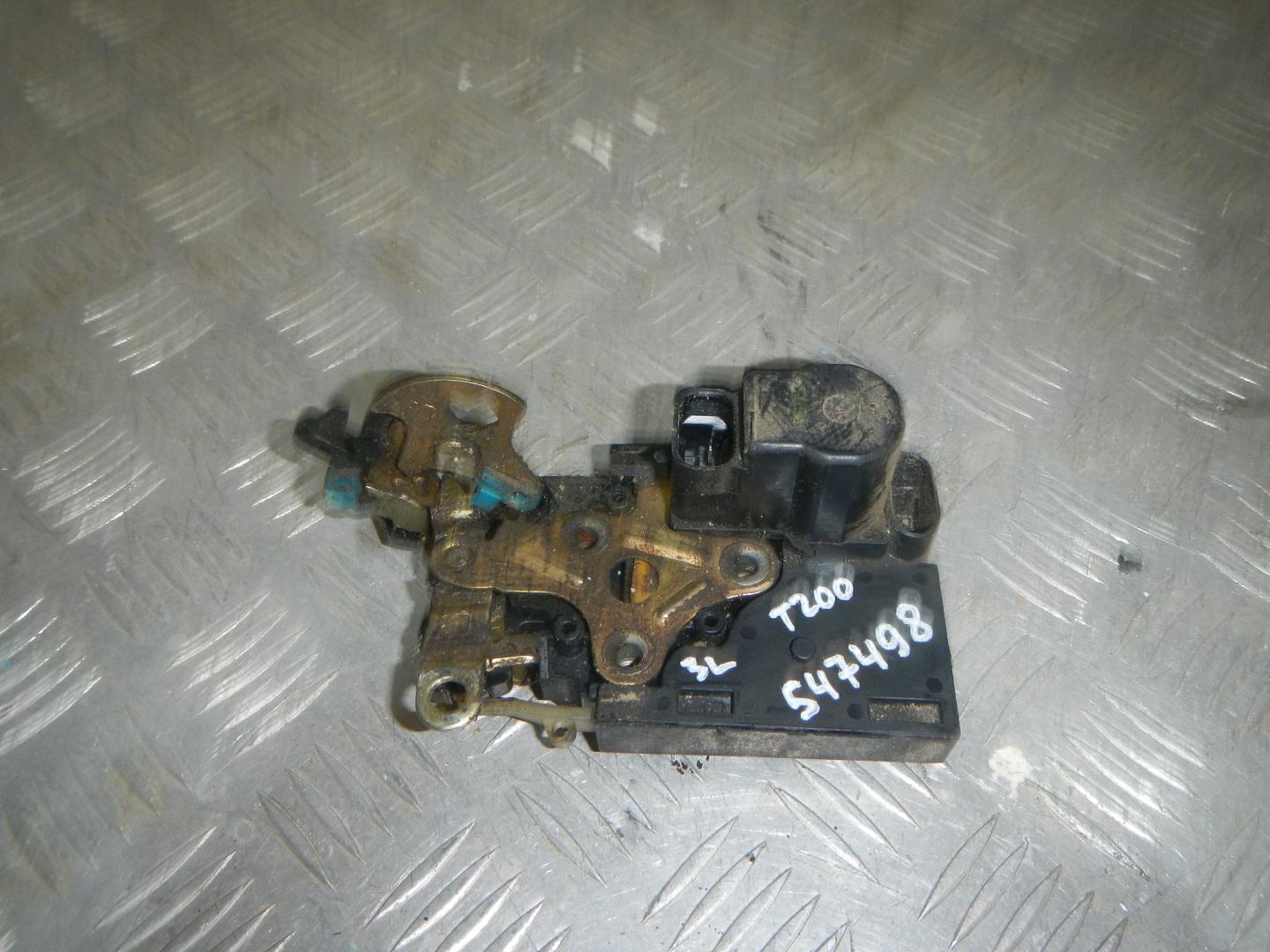 Замок двери задней левой