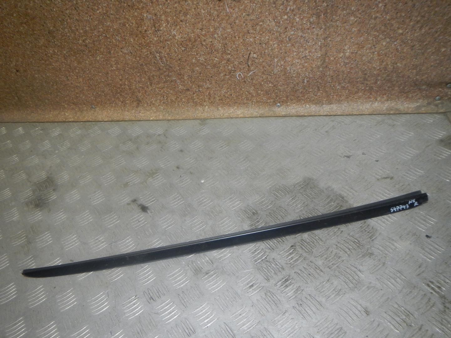 Молдинг лобового стекла