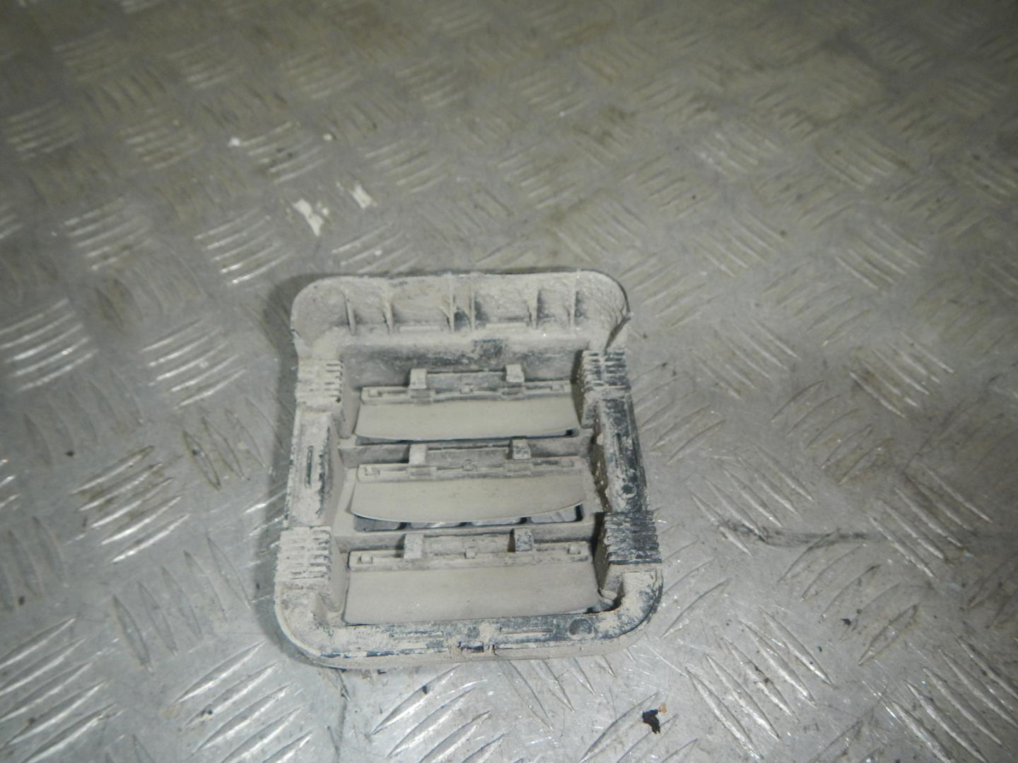 Решетка вентиляционная