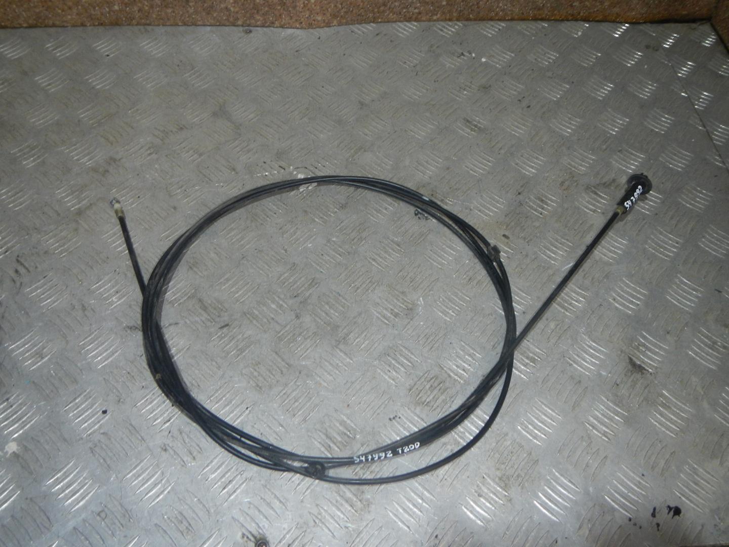 Трос лючка бензобака