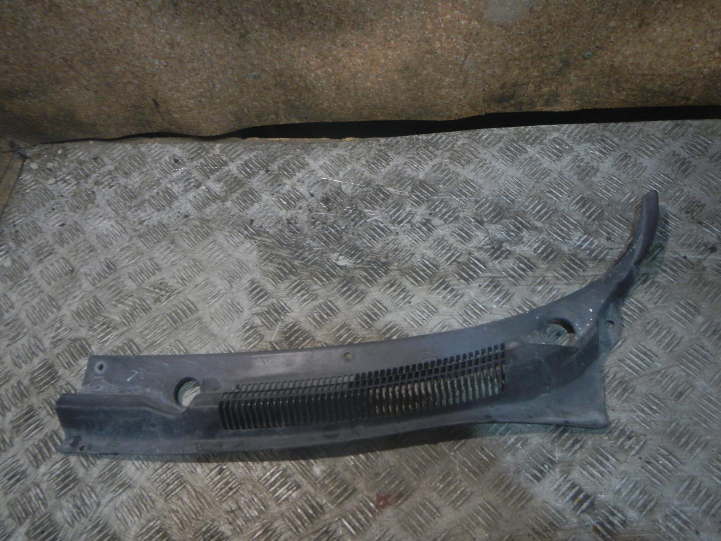 Решетка стеклоочистителей (Жабо)