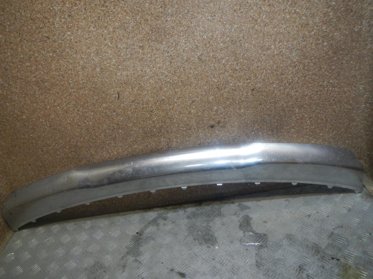 Накладка переднего бампера