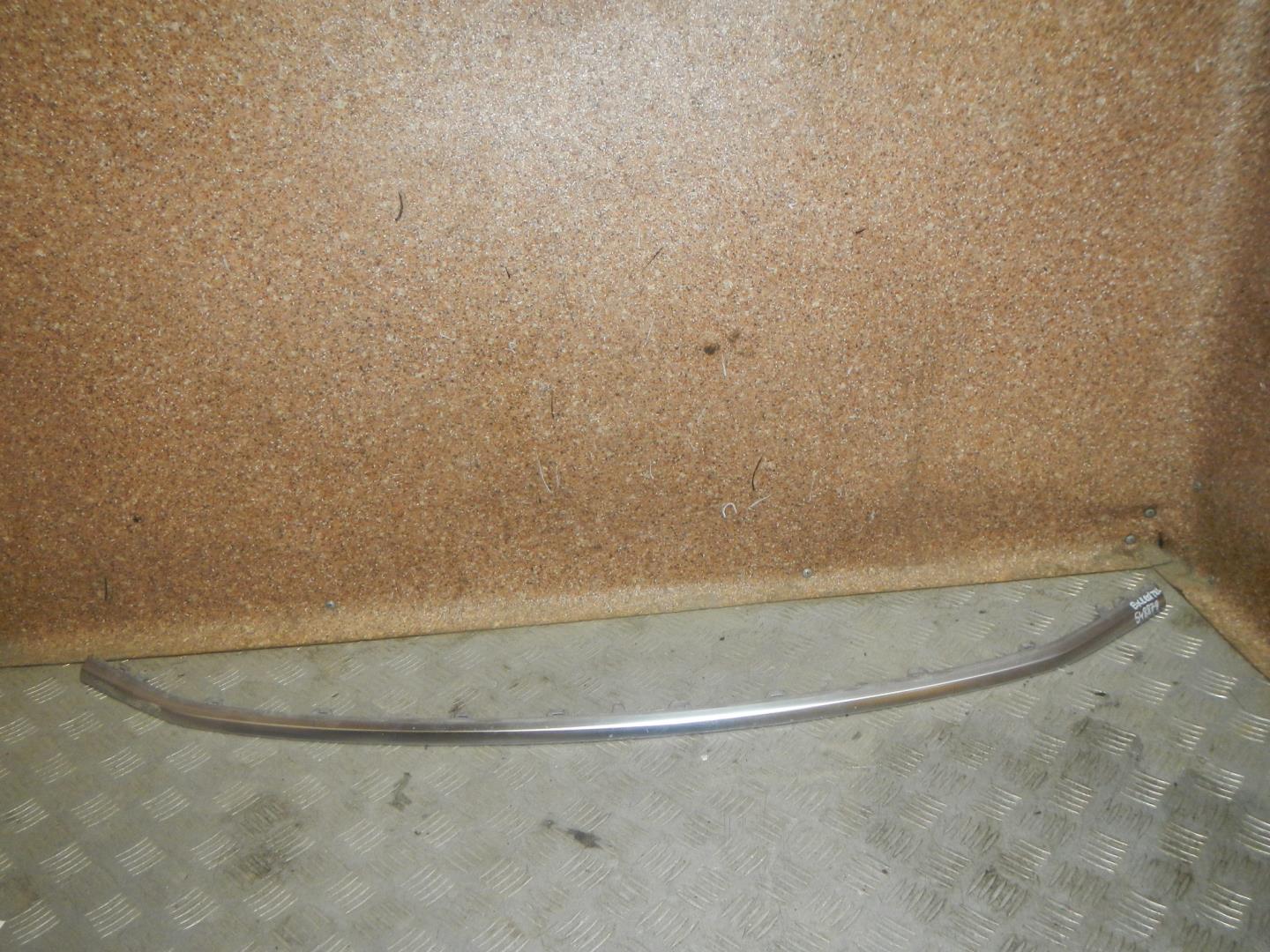 Молдинг переднего бампера