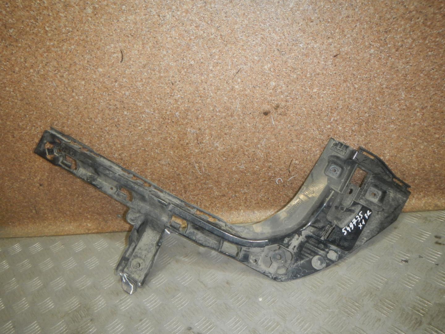 Кронштейн заднего бампера правый