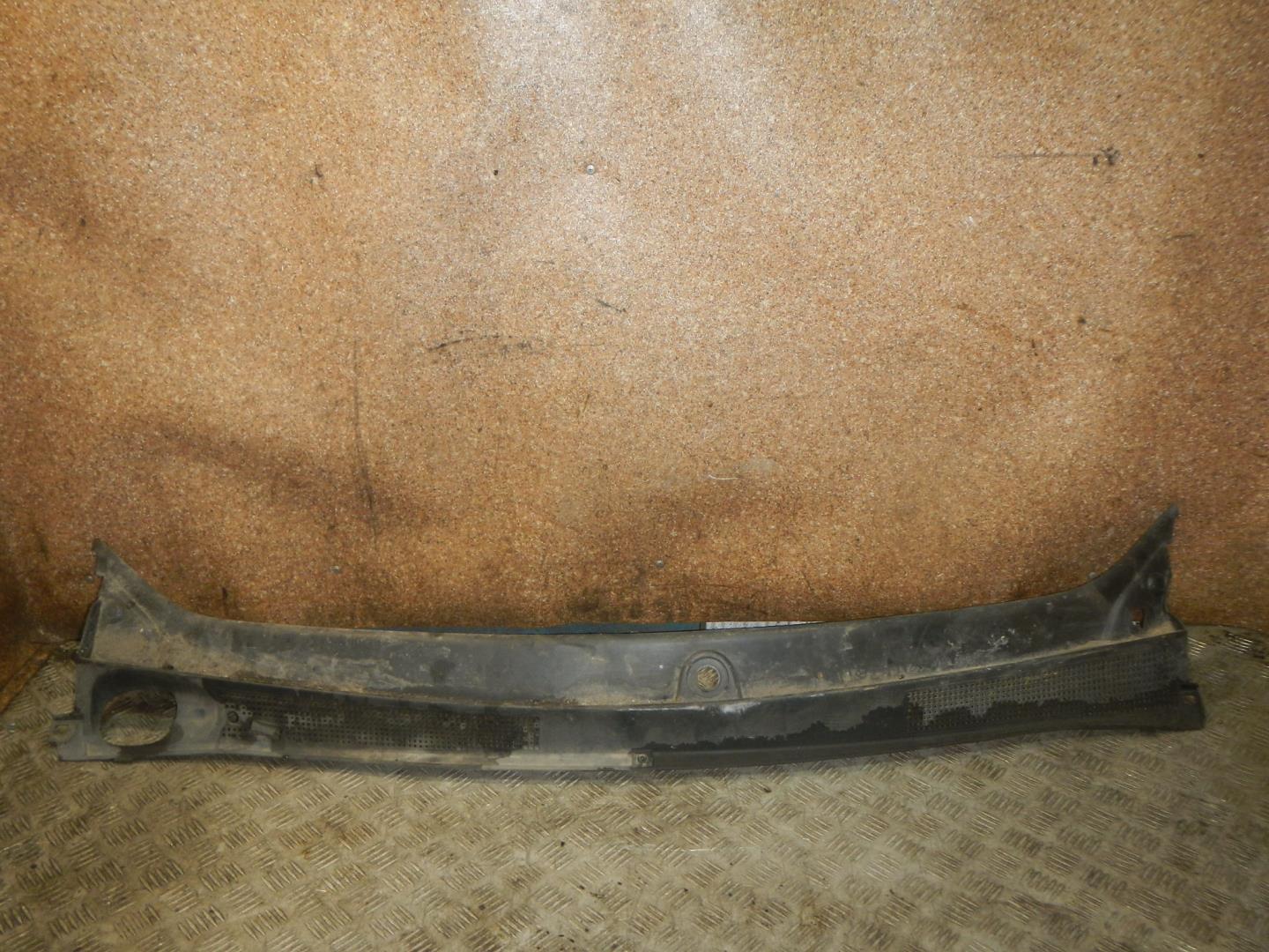 Решетка стеклоочистителей (Жабо)