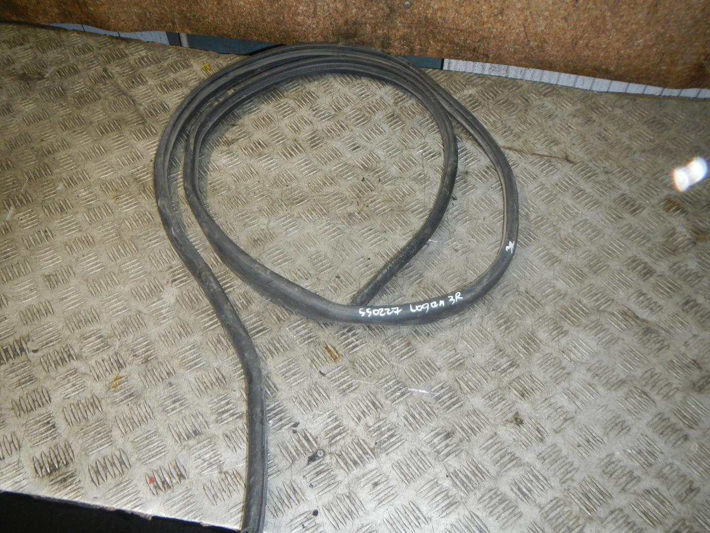 Уплотнитель двери