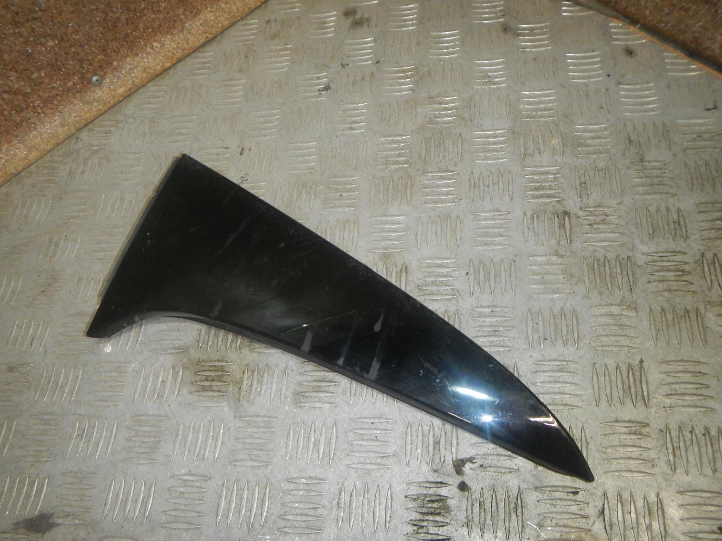 Накладка двери багажника