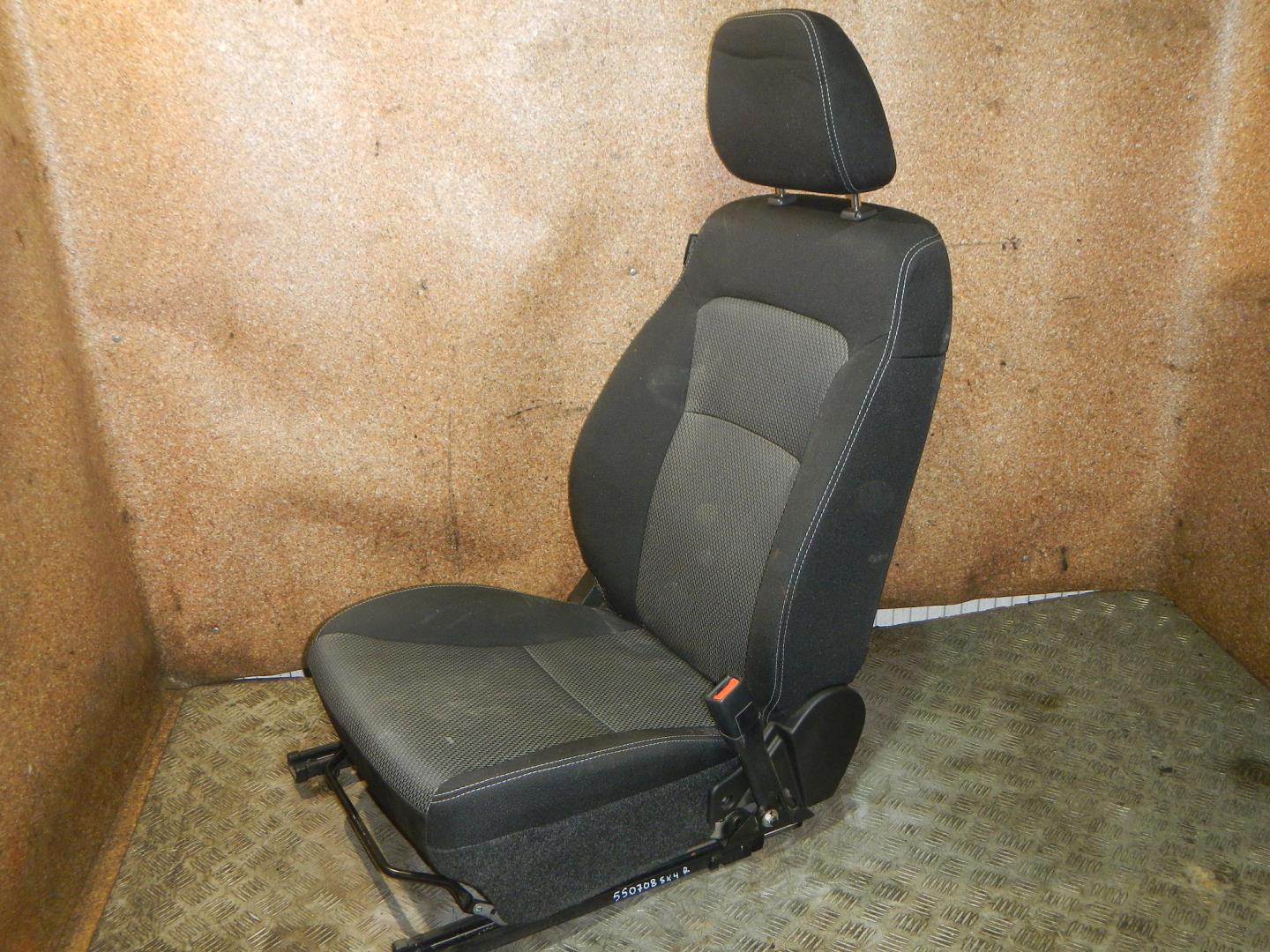 Сиденье переднее правое