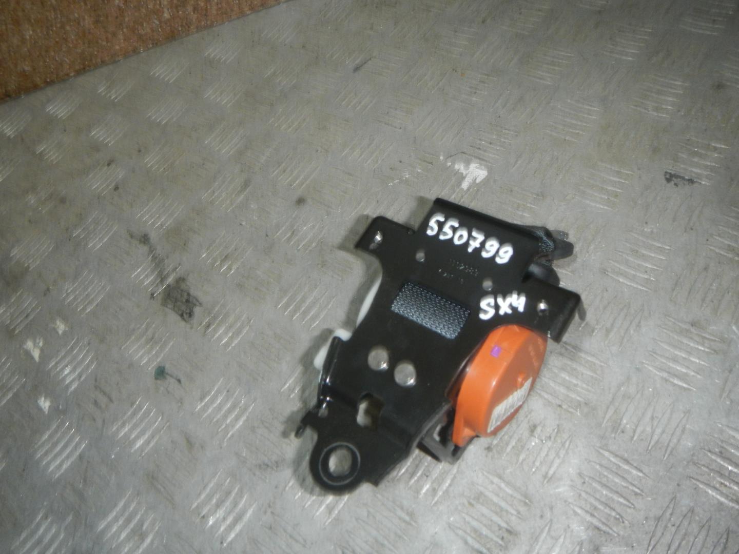 Ремень безопасности