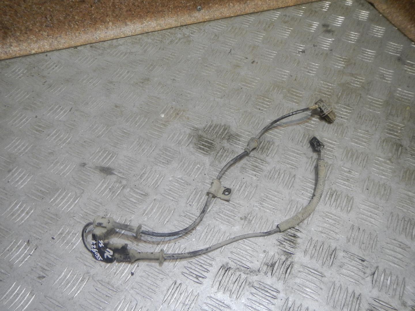 Датчик ABS передний левый