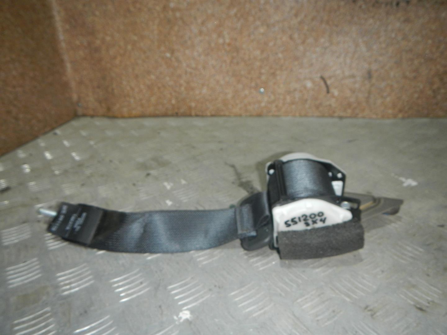 Ремень безопасности