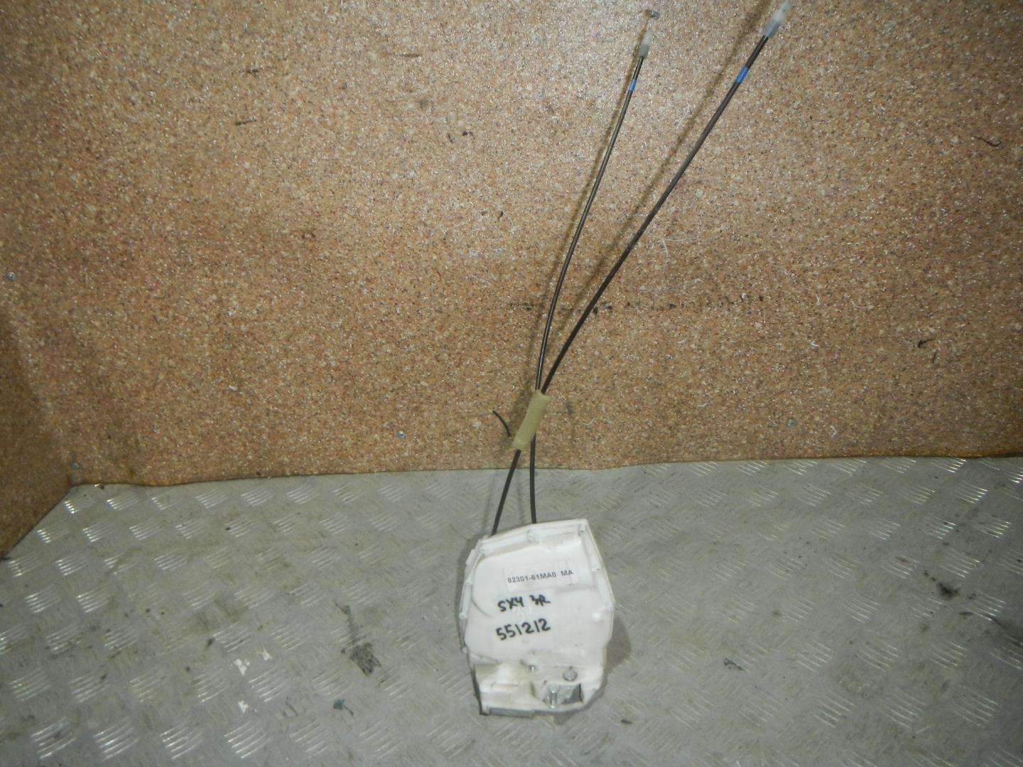 Замок двери задней правой