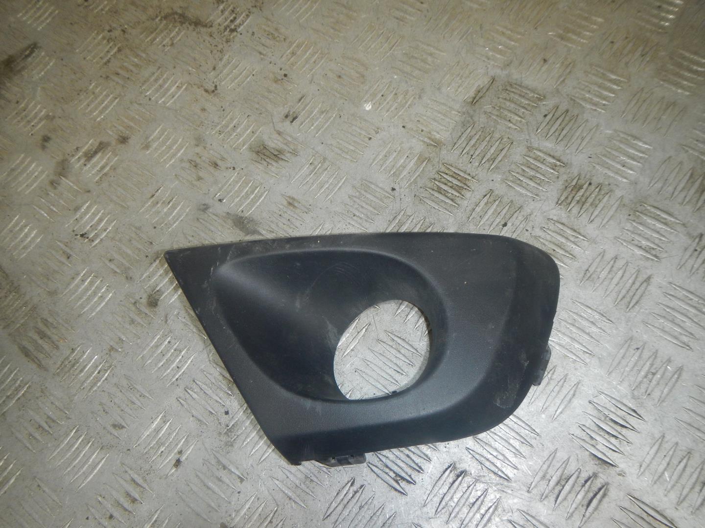 Решетка в бампер левая