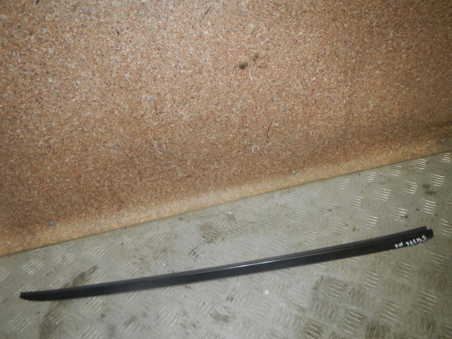 Молдинг лобового стекла