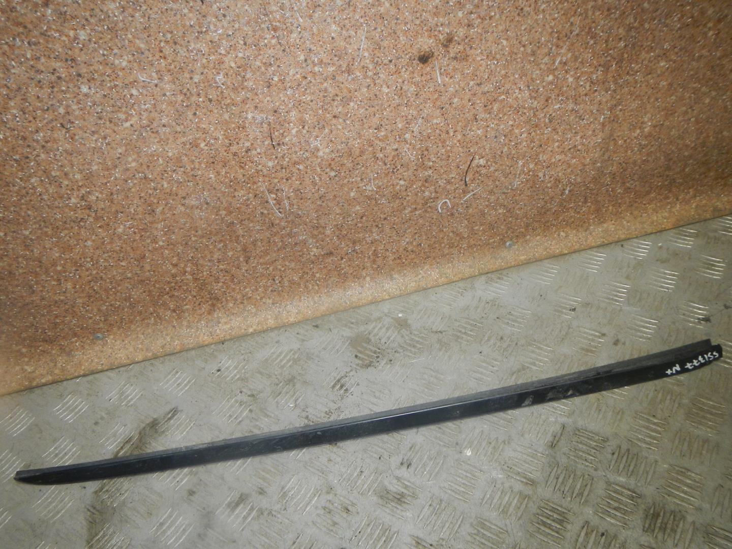 Молдинг лобового стекла