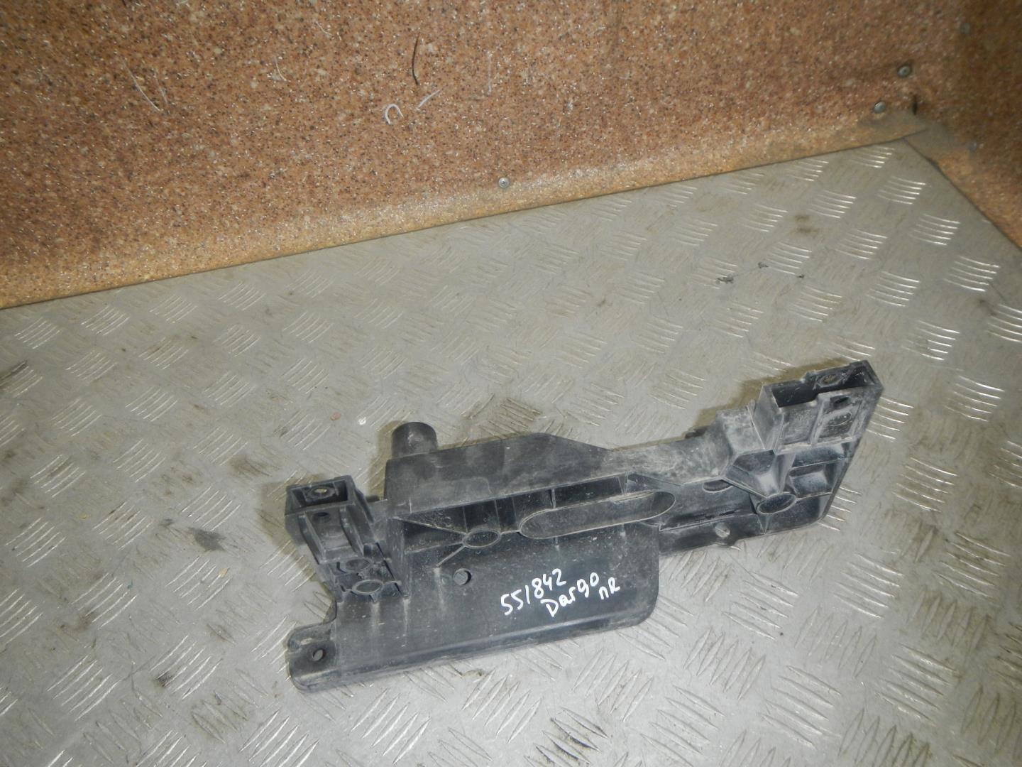 Кронштейн решетки радиатора