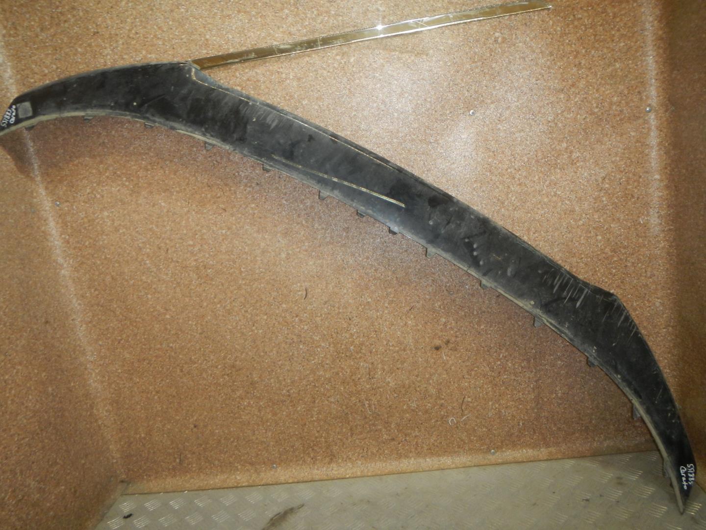 Накладка переднего бампера