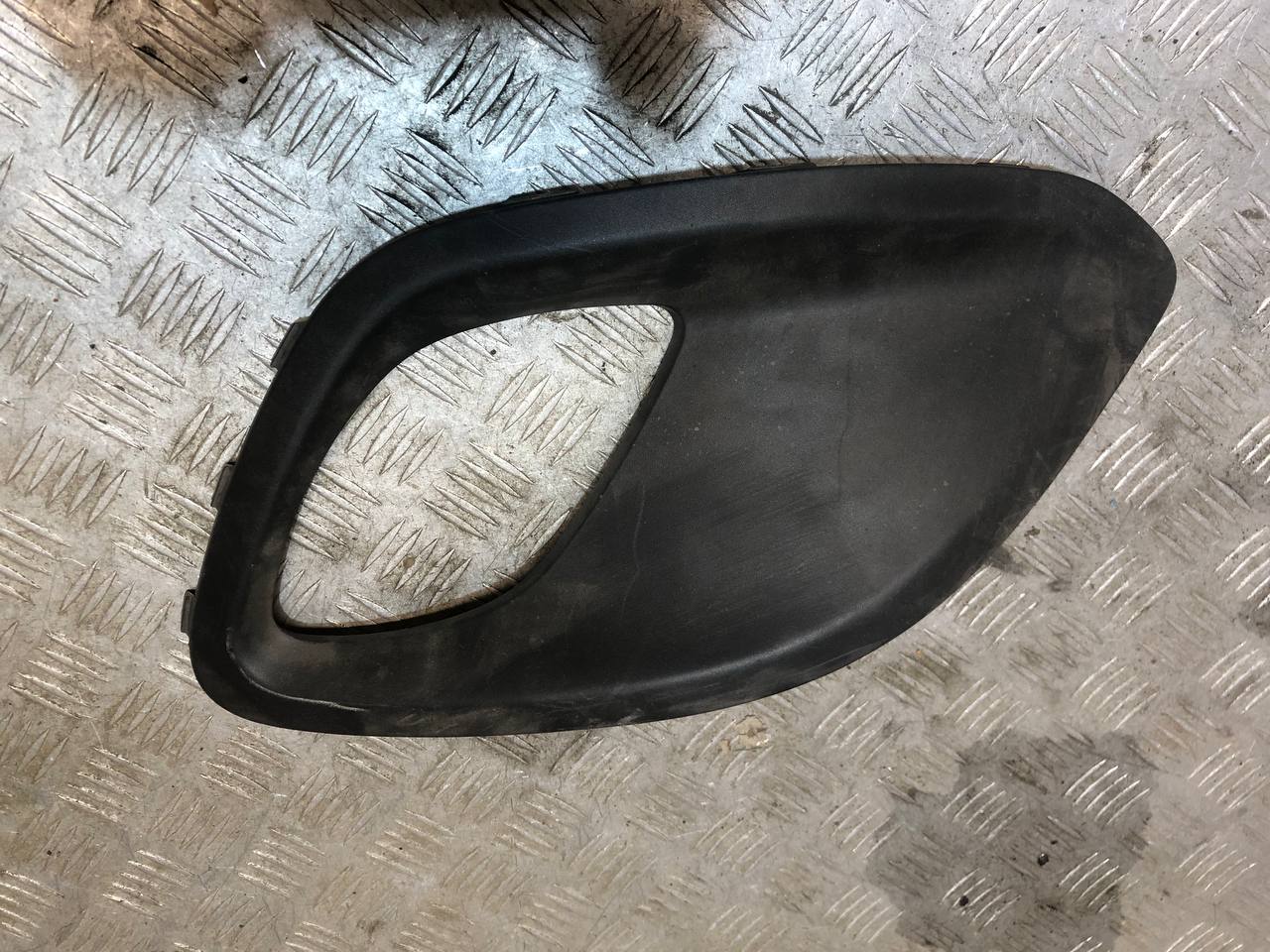 Решетка в бампер левая