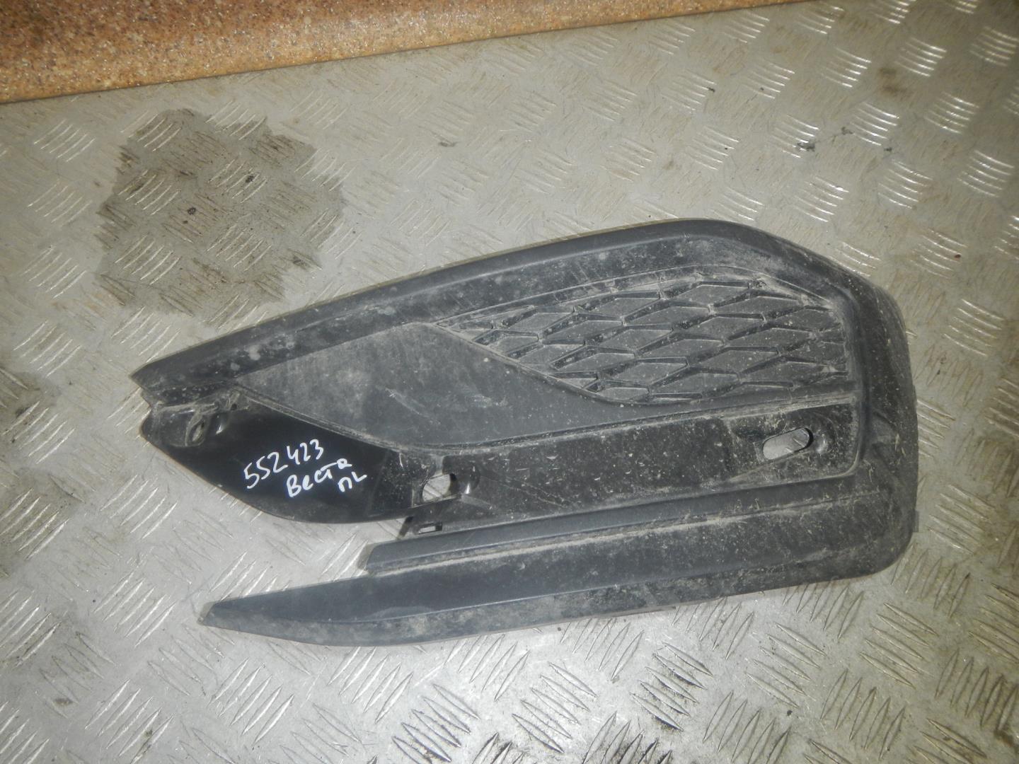 Решетка в бампер левая