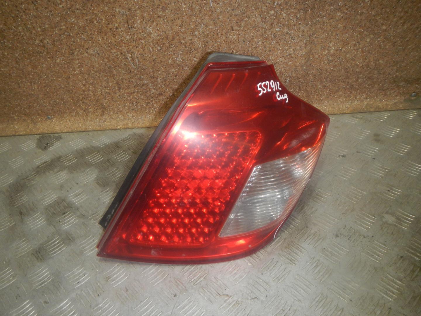 Фонарь задний правый