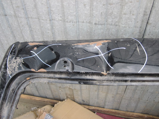 Дверь багажника