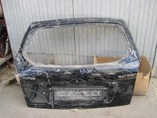 Дверь багажника